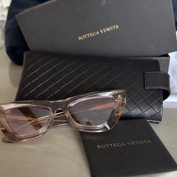 Bottega Veneta Cat-Eye Sunglasses main image 3